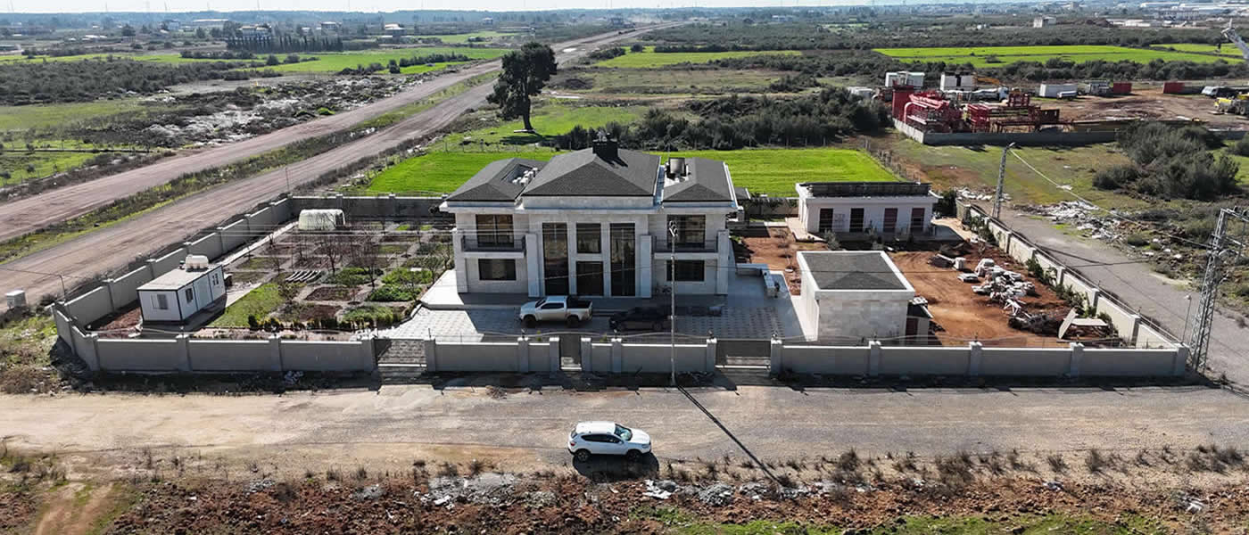 Antalya Döşemealtı'nda Satılık Lüks Villa